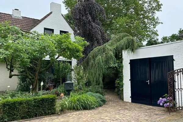 Twee-onder-één-kap te koop: Berkelaar 23, De Bergen Asten