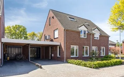 Tussenwoning te koop: Berkenhof 4, Grashoek