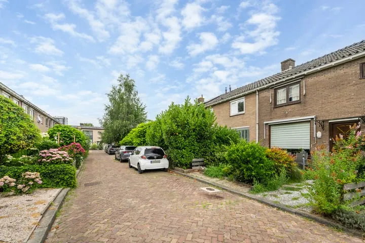 Tussenwoning te koop: Berkenlaan 11, Tuindorp Schiedam