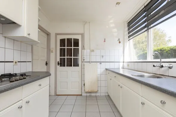 Twee-onder-één-kap te koop: Berkenlaan 11, Bomenbuurt Sneek