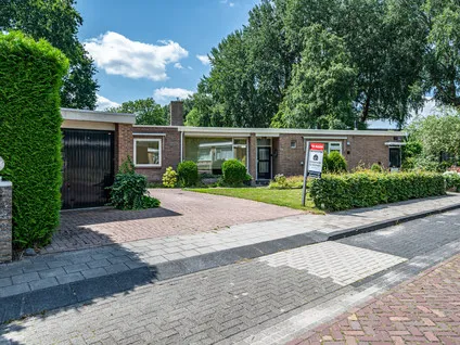 Vrijstaande woning te koop: Berkenlaan 13, Emmeloord-Centrum-Centrum West Emmeloord