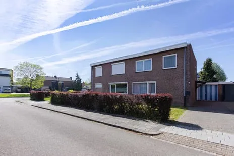 Tussenwoning te koop: Berkenlaan 18, Bunde Bunde