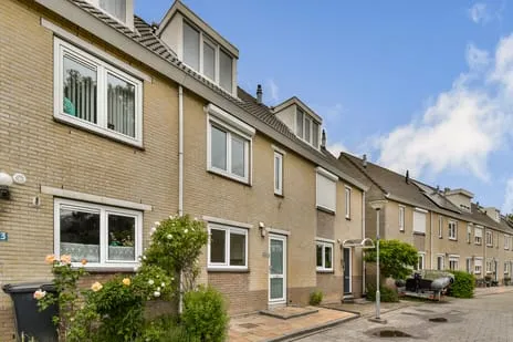 Tussenwoning te koop: Berlage-erf 122, Van den Broek-erf en omgeving Dordrecht