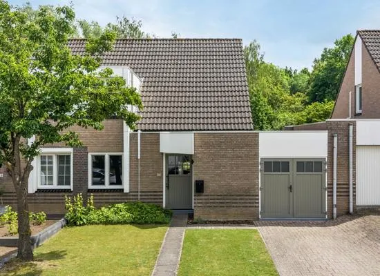 Tussenwoning te koop: Berlagestraat 16, Husken Heerlen