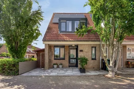 Corner house for sale: Berline 17, Postbuurt Sassenheim