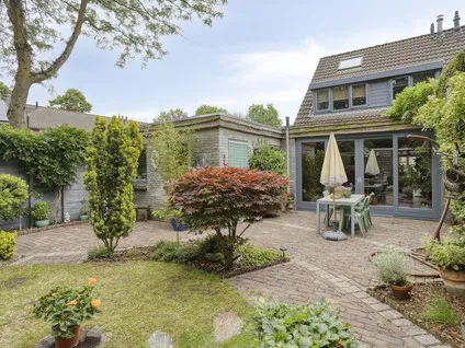 Twee-onder-één-kap te koop: Berliozhof 19, Plein 1 Schijndel