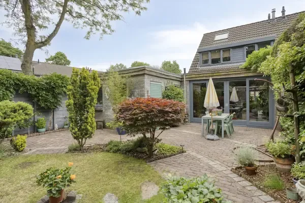 Twee-onder-één-kap te koop: Berliozhof 19, Plein 1 Schijndel