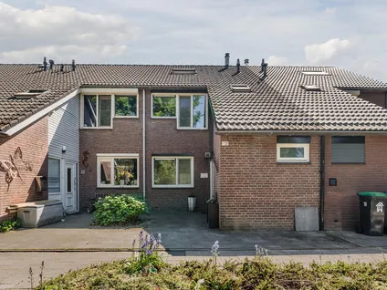 Tussenwoning te koop: Bermershof 133, Melle Uden