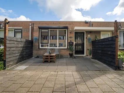 Tussenwoning te koop: Bermudablauw 12, Rokkeveen-Oost Zoetermeer