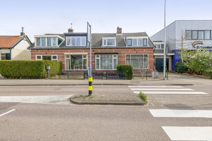 Tussenwoning te koop: Bermweg 242, Bloemenbuurt-west Capelle Aan Den Ijssel