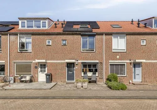 Tussenwoning te koop: Bernadettegang 10, Zoetermeer