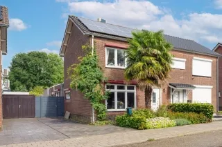 Twee-onder-één-kap te koop: Bernadettelaan 31, Landgraaf