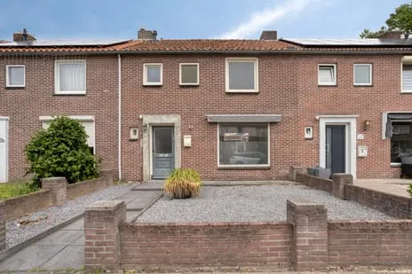 Tussenwoning te koop: Bernard Beekmansstraat 10, Wilhelminadorp Best