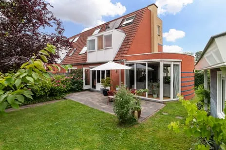 Corner house for sale: Bernard de la Faillebocht 32, Schiebroek Rotterdam