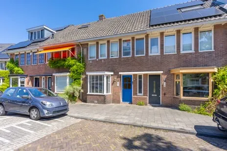 Tussenwoning te koop: Bernard de Waalstraat 13, Prins Bernhardplein en omgeving Utrecht