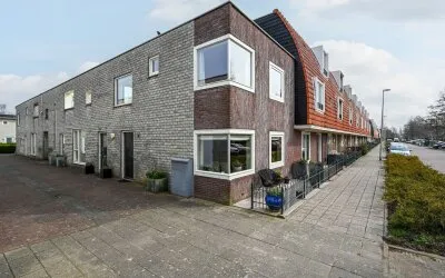 Hoekwoning te koop: Bernard Zweershof 2, Uithoorn
