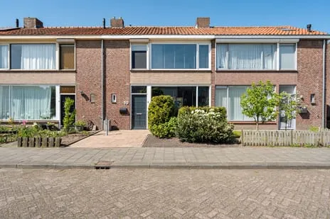 Tussenwoning te koop: Bernardus IJzerdraatstraat 10, Verzetsheldenbuurt I Oss