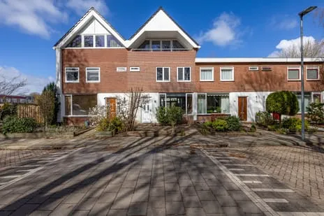 Tussenwoning te koop: Bernhardlaan 21, Groningen