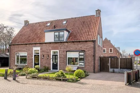 Twee-onder-één-kap te koop: Bernhardlaan 3, Buren Appelenboomgaard Buren (Ge)