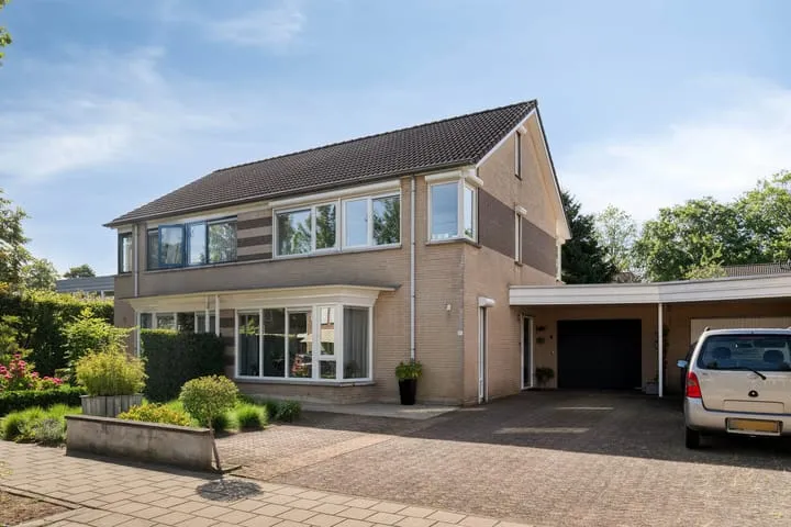 Terraced house for sale: Bernhardlaan 95, Oranjebuurt I en Ruivert Oss