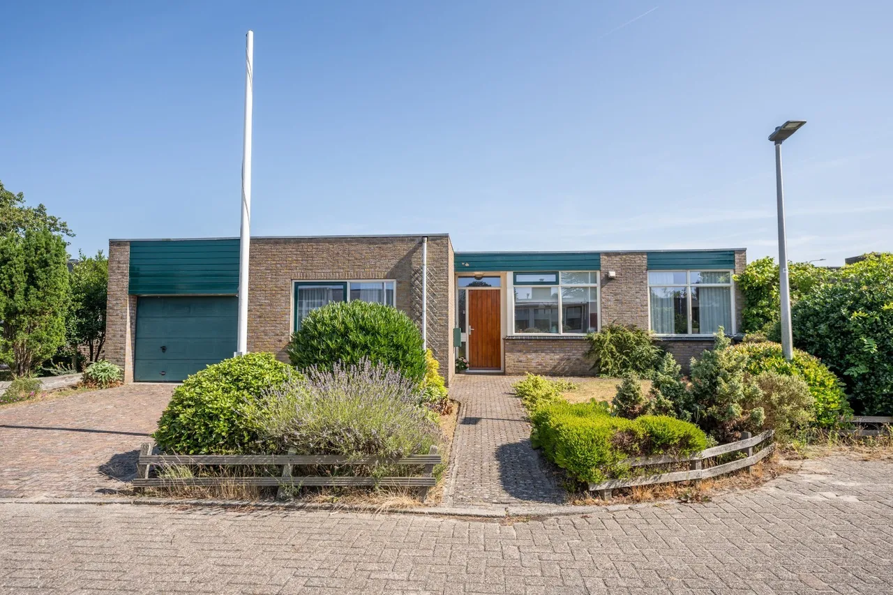 Tussenwoning te koop: Bernhardlaan 98, Den Burg