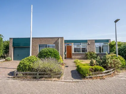 Tussenwoning te koop: Bernhardlaan 98, Den Burg Den Burg
