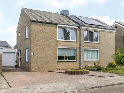 Hoekwoning te koop: Bernhardstraat 1, Puth Puth