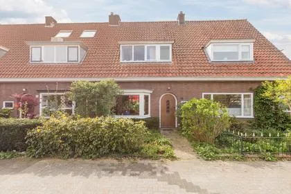 Tussenwoning te koop: Bernhardstraat 13, De Buurt-West Wageningen