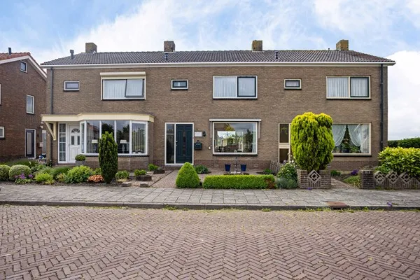 Tussenwoning te koop: Bernhardstraat 17B, West en omgeving Avenhorn