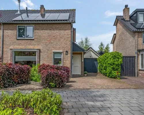 Twee-onder-één-kap te koop: Bernhardstraat 36, Zilverschoon/Oranjebuurt Nijkerk