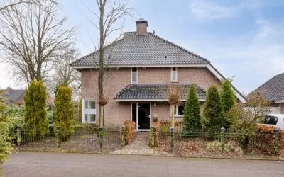 Vrijstaande woning te koop: Bernhardstraat 5, Oranjewijk Heeswijk-Dinther