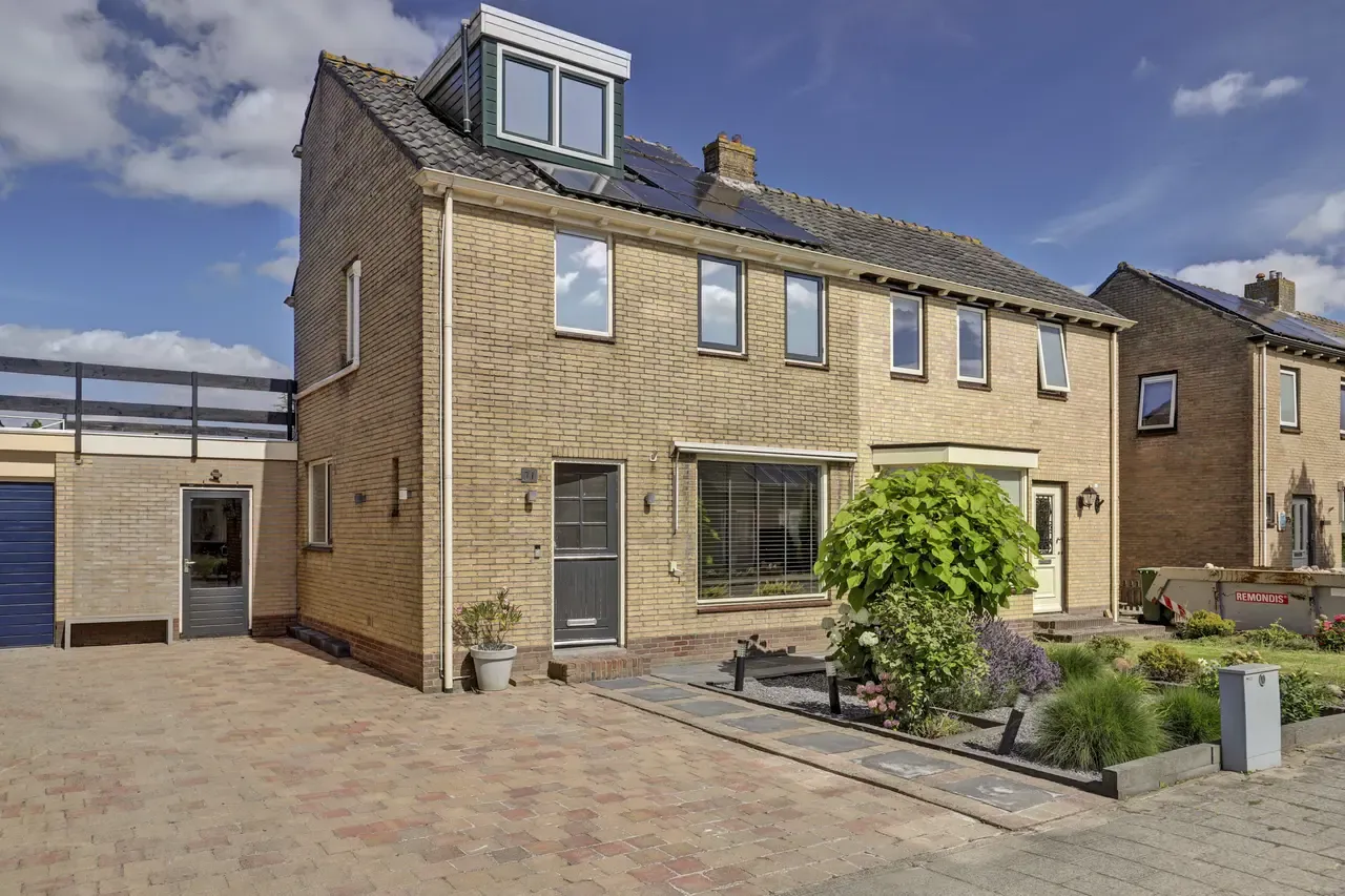 Tussenwoning te koop: Bernhardstraat 71, Hoogkarspel