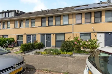 Tussenwoning te koop: Bernsteinstraat 15, Paganinibuurt Capelle Aan Den Ijssel
