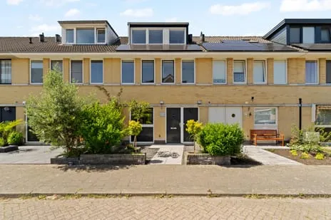 Tussenwoning te koop: Bernsteinstraat 25, Paganinibuurt Capelle Aan Den Ijssel