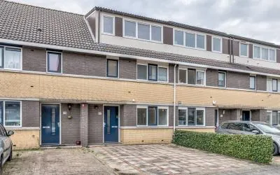 Tussenwoning te koop: Bernsteinstraat 82, Paganinibuurt Capelle Aan Den Ijssel