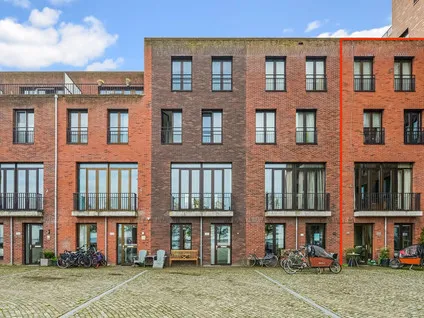 Tussenwoning te koop: Bert Haanstrakade 142A, Joris Ivenspleinbuurt Amsterdam