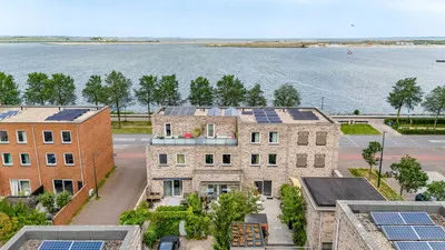 Tussenwoning te koop: Bert Haanstrakade 478, Ed Pelsterparkbuurt Amsterdam