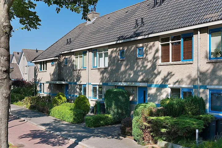 Tussenwoning te huur: Bertha von Suttnerlaan 41, Theaterbuurt Amstelveen