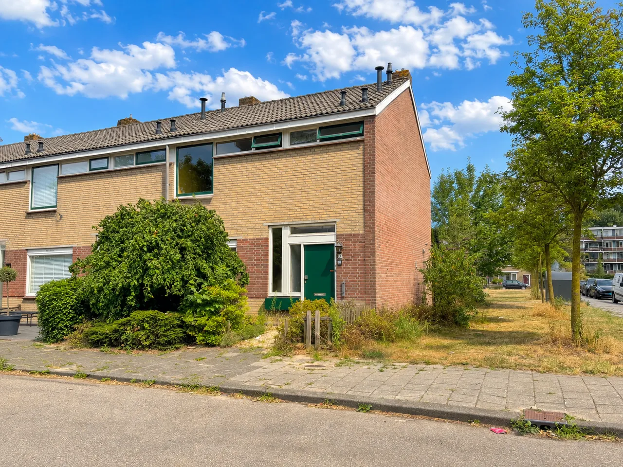Hoekwoning te koop: Bertha von Suttnerstraat 26, Haarlem