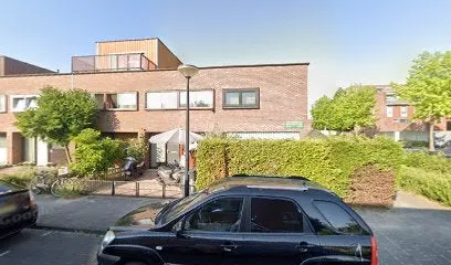 Tussenwoning te huur: Bertha von Suttnerstraat 4, G-buurt-West Amsterdam