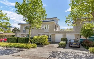 Tussenwoning te koop: Bertus van Akenlaan 119, Starrenburg Voorschoten