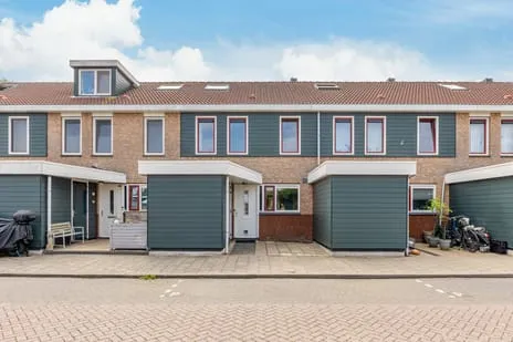 Tussenwoning te koop: Beschuitstorenstraat 12, Molenbuurt Wormer