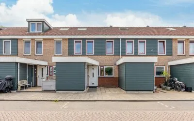 Tussenwoning te koop: Beschuitstorenstraat 12, Molenbuurt Wormer