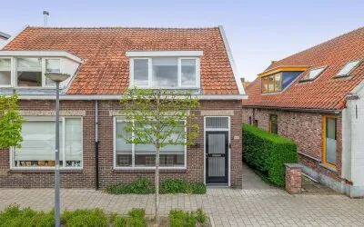Twee-onder-één-kap te koop: Besoyensestraat 69, Besoyen Waalwijk