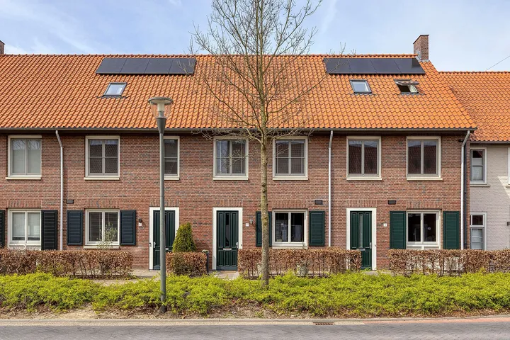 Tussenwoning te koop: Besselhoeve 4A, Stepekolk Helmond