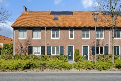 Tussenwoning te koop: Besselhoeve 4B, Helmond