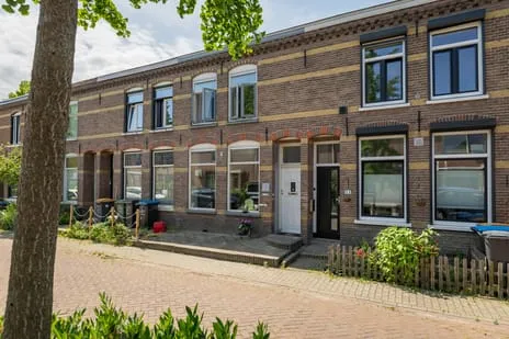 Tussenwoning te koop: Bessenstraat 9, De Hoven Deventer
