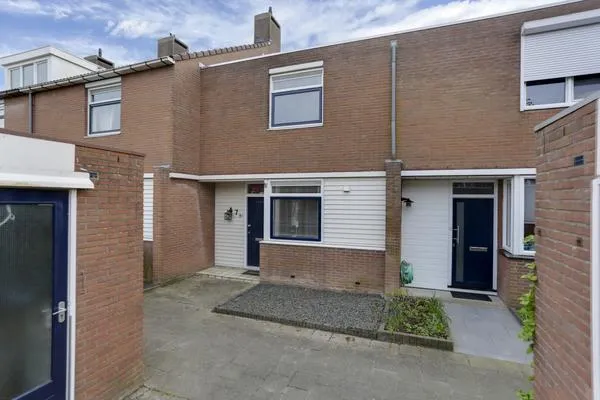 Tussenwoning te koop: Bestevaerplein 7, Oud-Beijerland Zeeheldenwijk Oud-Beijerland