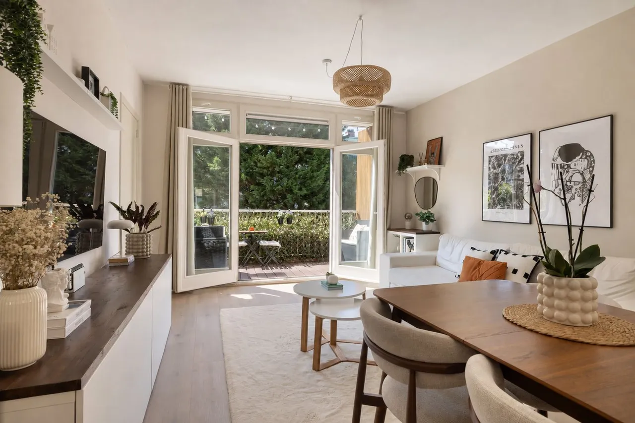 Appartement te koop: Bestevâerstraat 123-1, Amsterdam