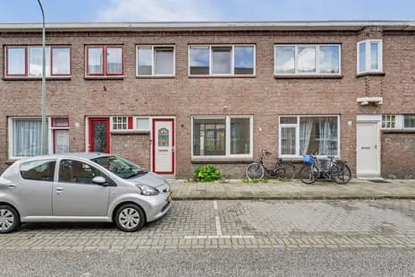 Tussenwoning te koop: Betje Wolffstraat 11, Krispijnse Driehoek Dordrecht